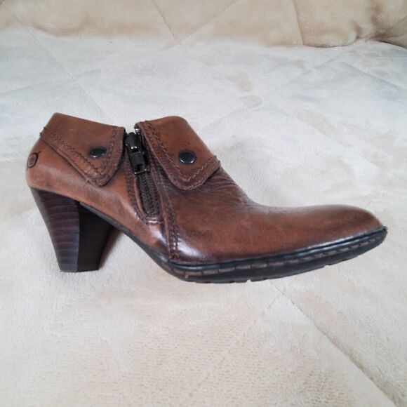 Born Tanya Leather Heeled Ankle Booties Boots Heel 2.5 Size 6 - Picture 1 of 10